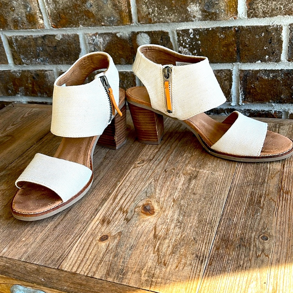 Tom’s Majorca Cutout Block Heel Shoes